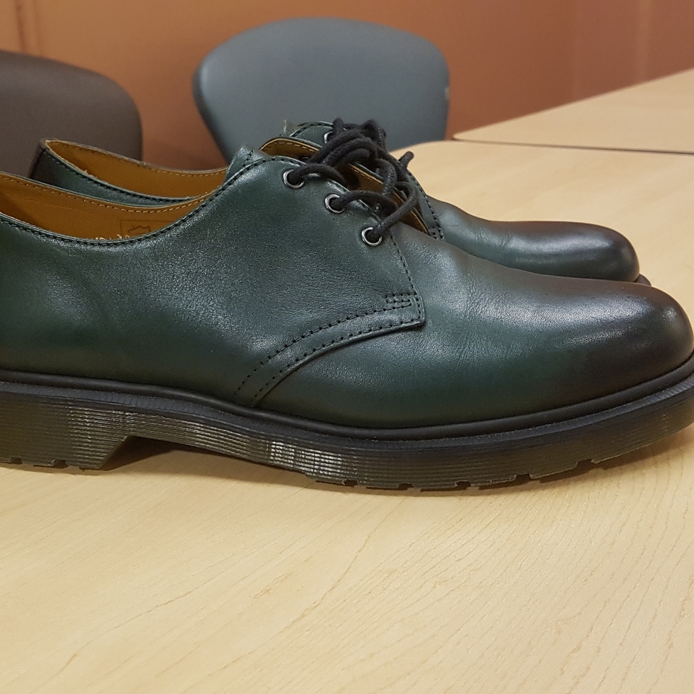 Dr Martens low shoes